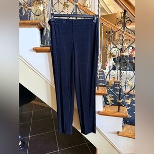 Chico’s Black Travelers Elastic Waist Size 0 Pants. EUC.98% Acetate /spandex